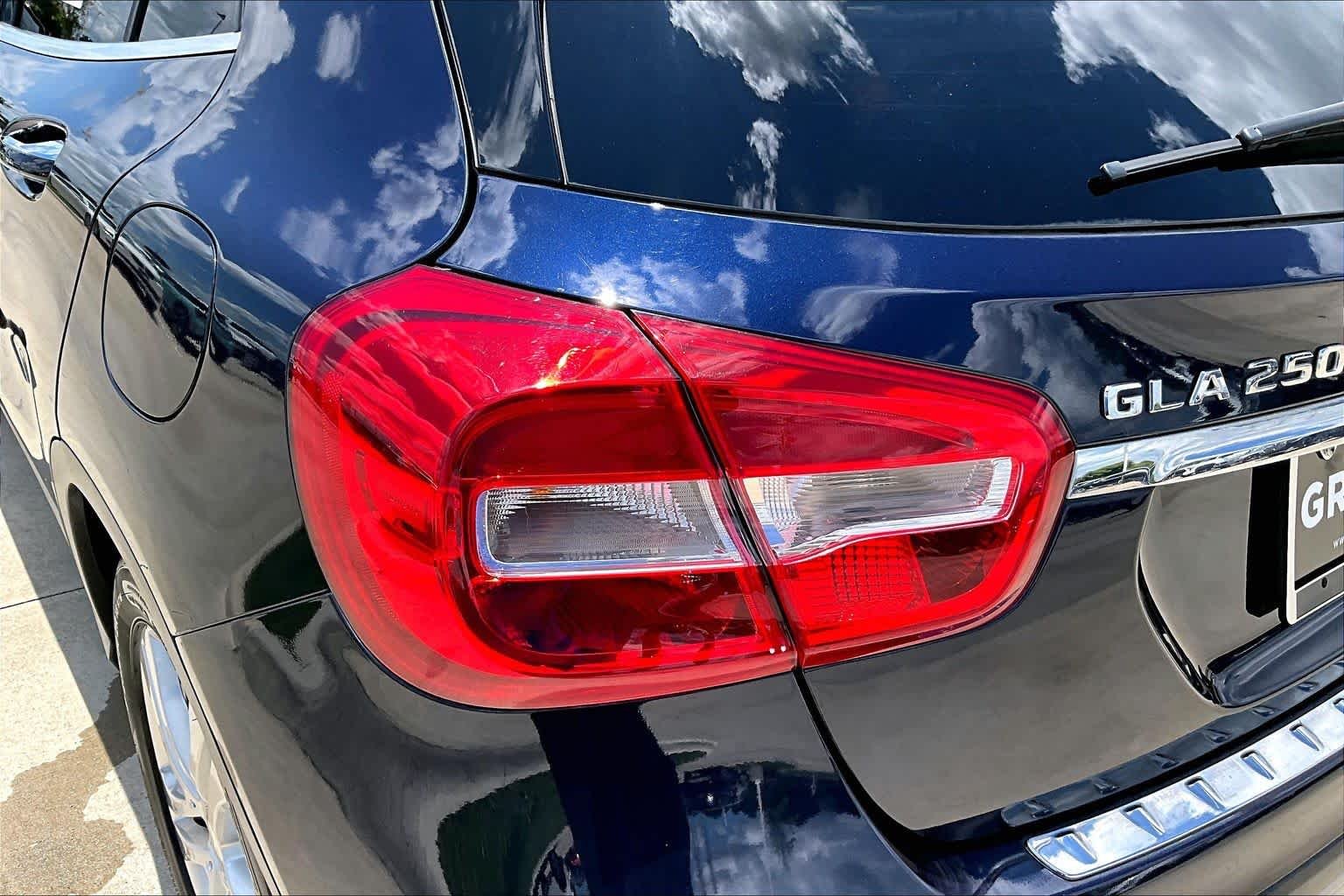 Used 2017 Lunar Blue Metallic Mercedes-Benz GLA 250 image 28