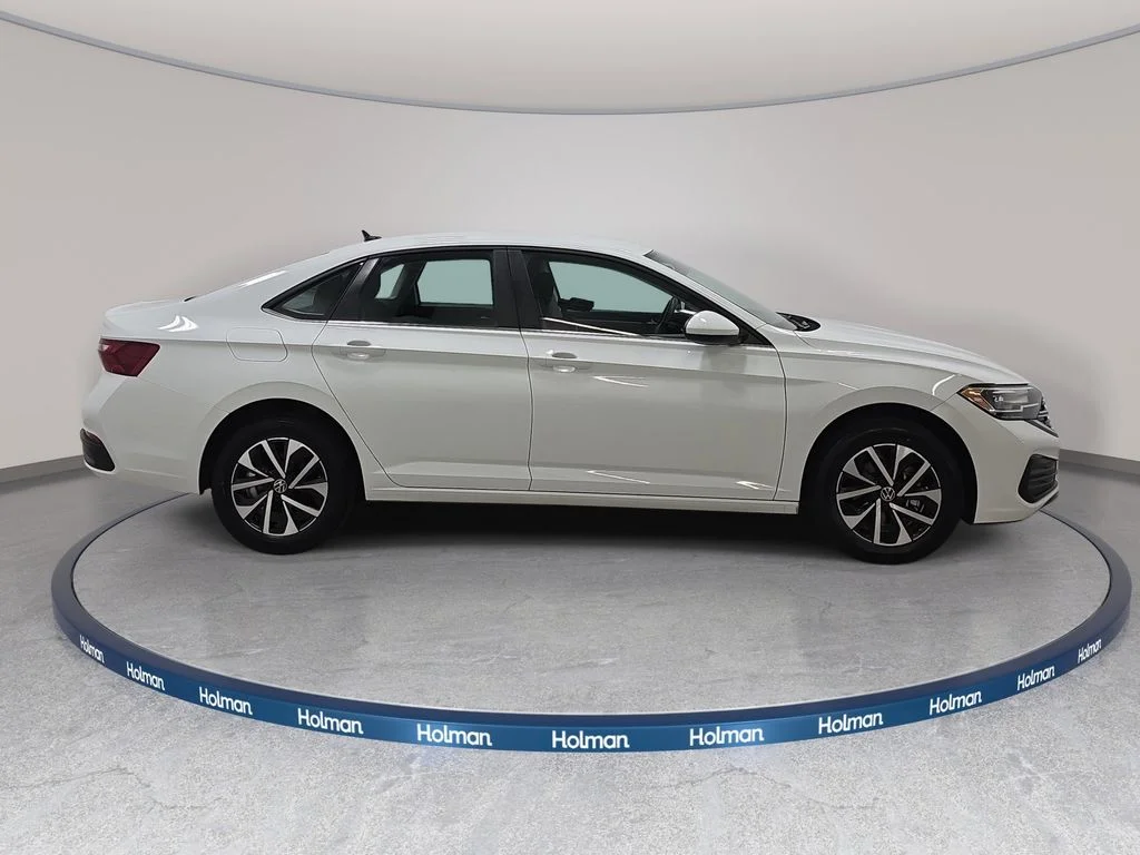 Used 2024 Pure White Volkswagen 1.5T S image 5