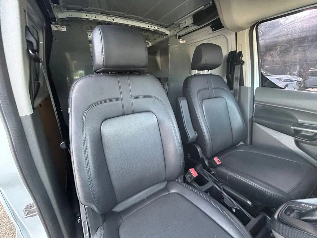 Used 2022 Frozen White Ford XL image 25