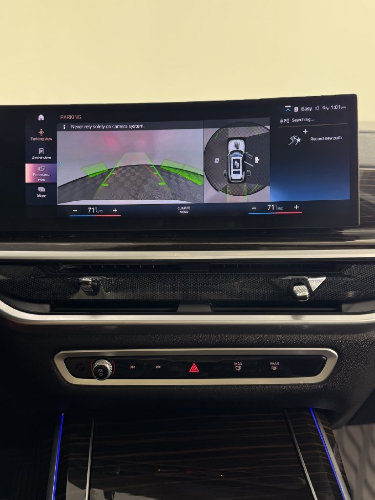 Used 2023 White Metallic BMW xDrive40i image 17