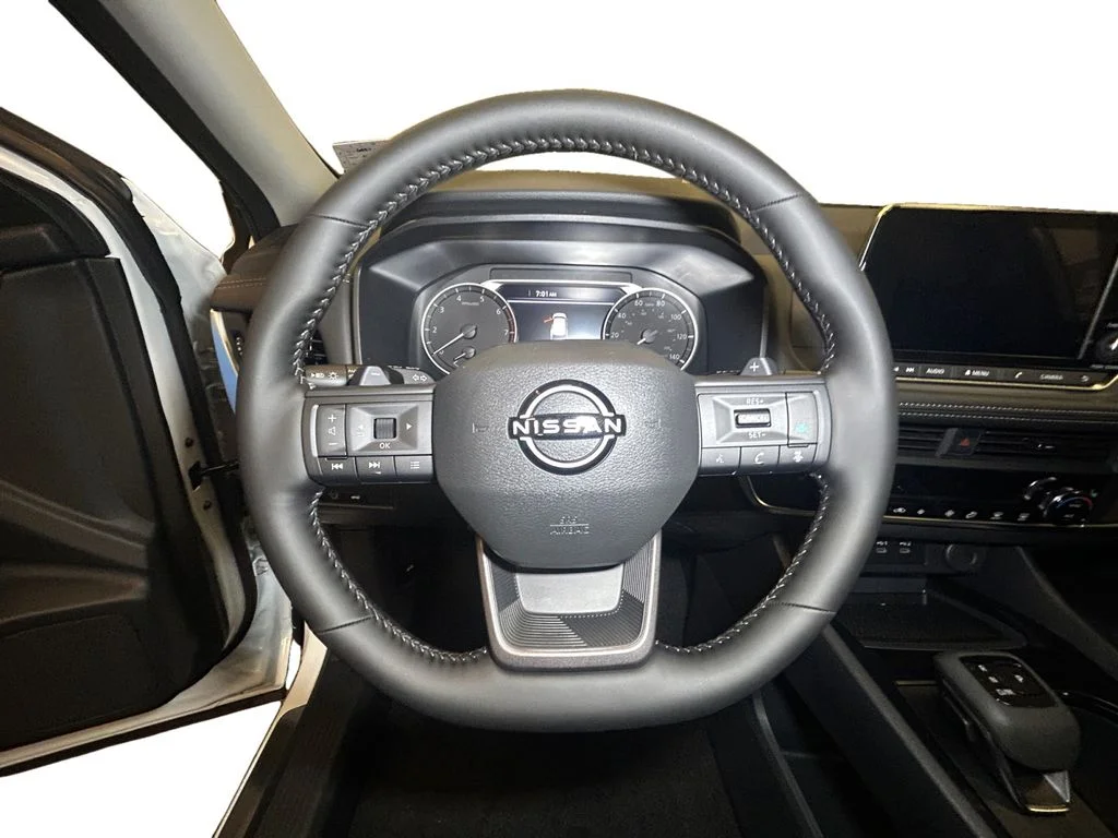 New 2026 Everest White Pearl Tricoat Nissan Dark Armor image 12