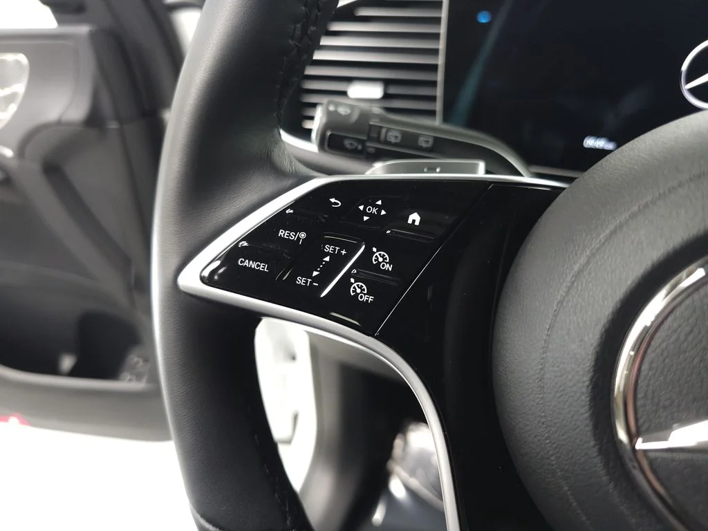 Used 2025 Polar White Mercedes-Benz GLE 450e image 11