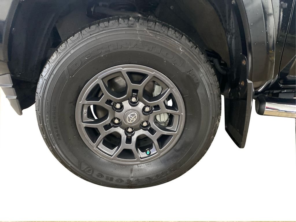 Used 2018 Black Toyota SR5 image 10
