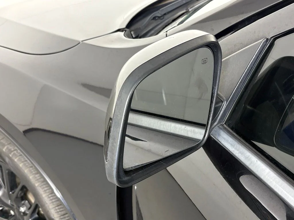 Used 2015 Black Dodge SXT image 12