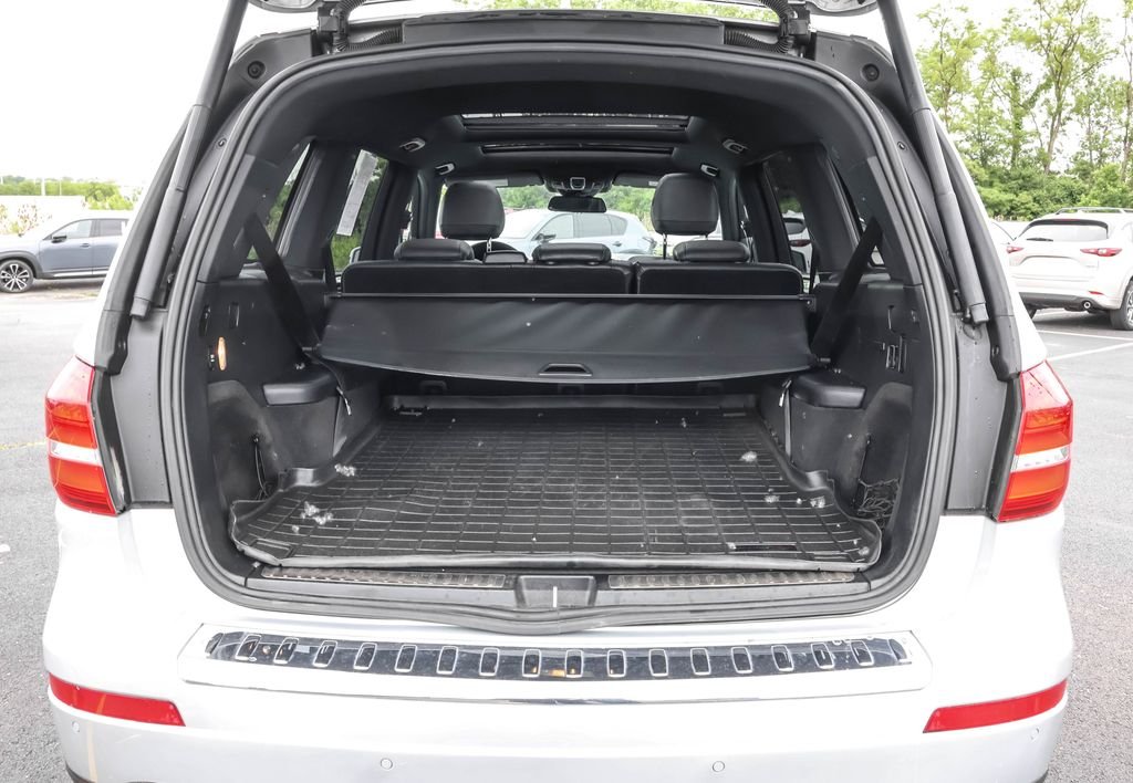 Used 2017  Mercedes-Benz GLS 450 image 32