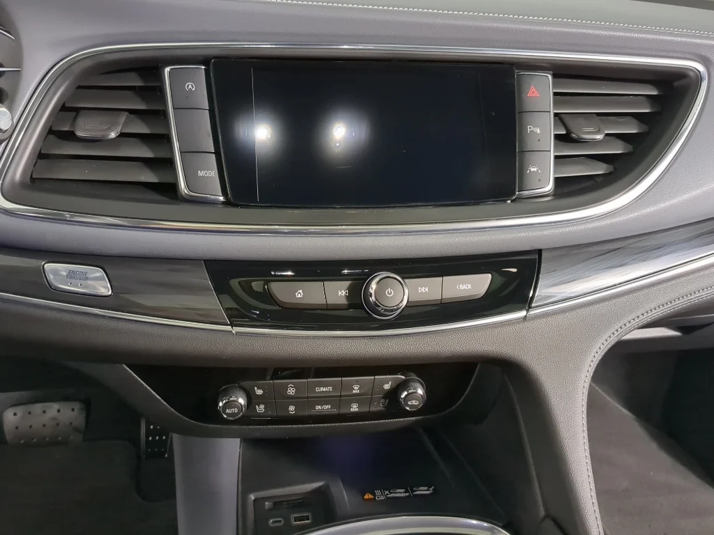 Used 2023 White Frost Tricoat Buick Premium image 27