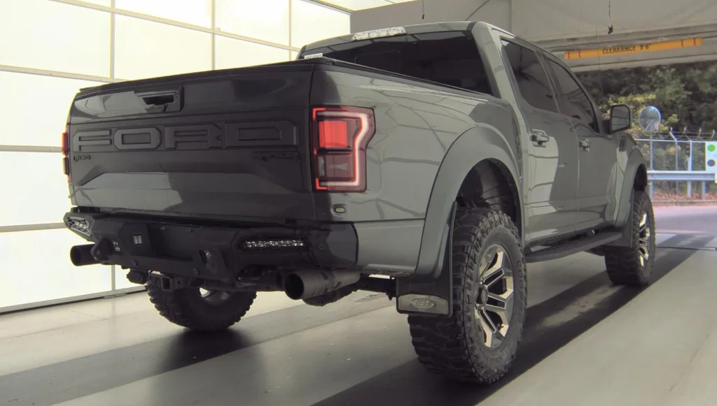 Used 2019 Gray Ford Raptor image 4
