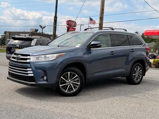 Used 2019 Blue Toyota XLE image 2