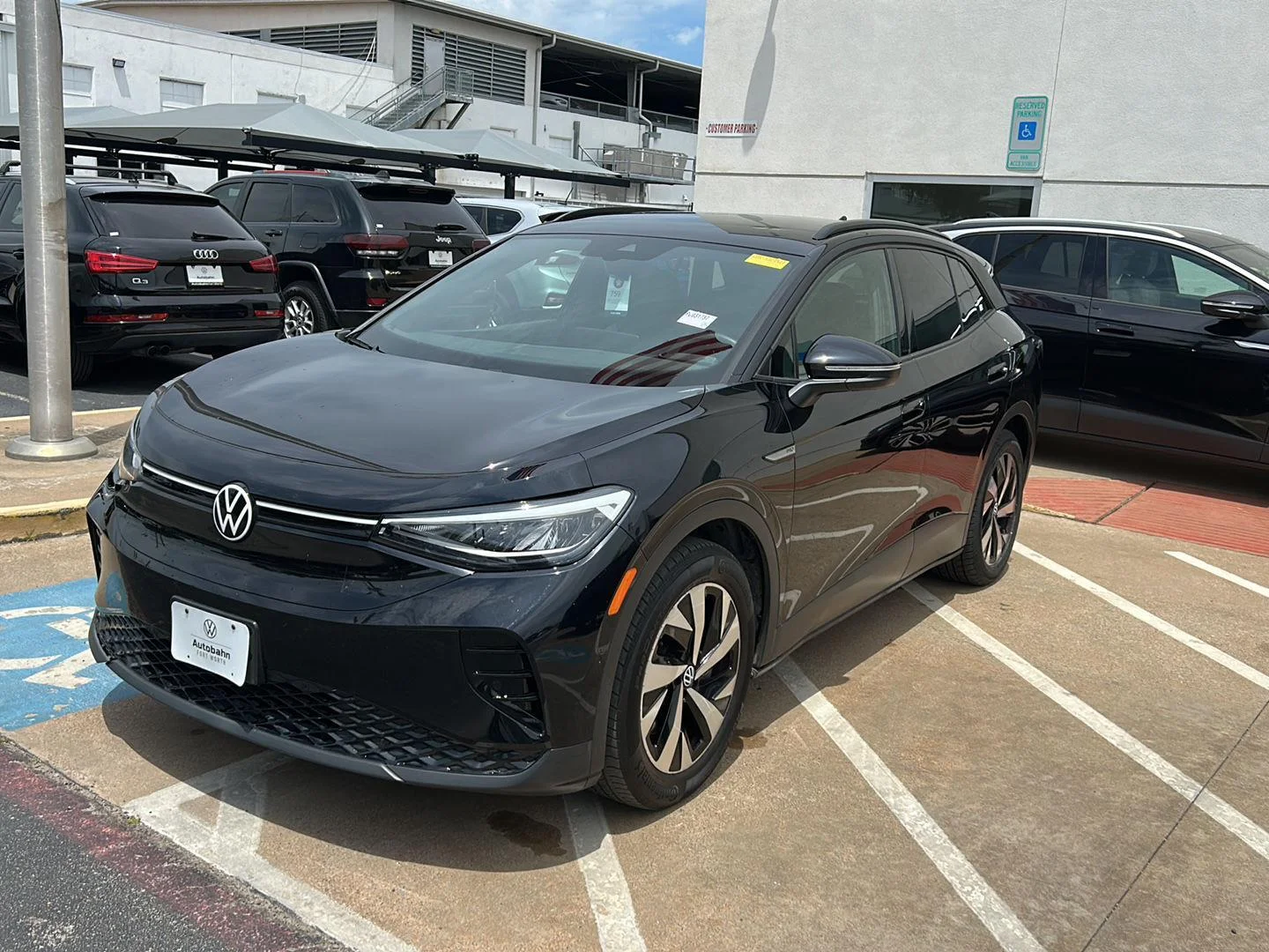 2023 Volkswagen ID.4 PRO LG's photo