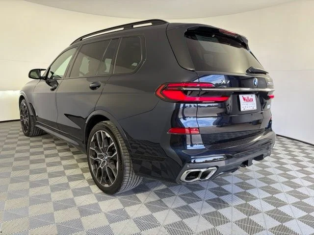 Used 2025 Black BMW M60i image 5