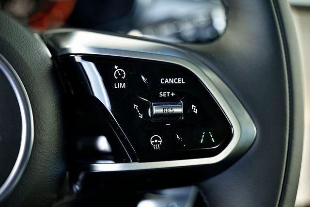 2026 Jaguar F-Pace R-Dynamic S - Photo 38