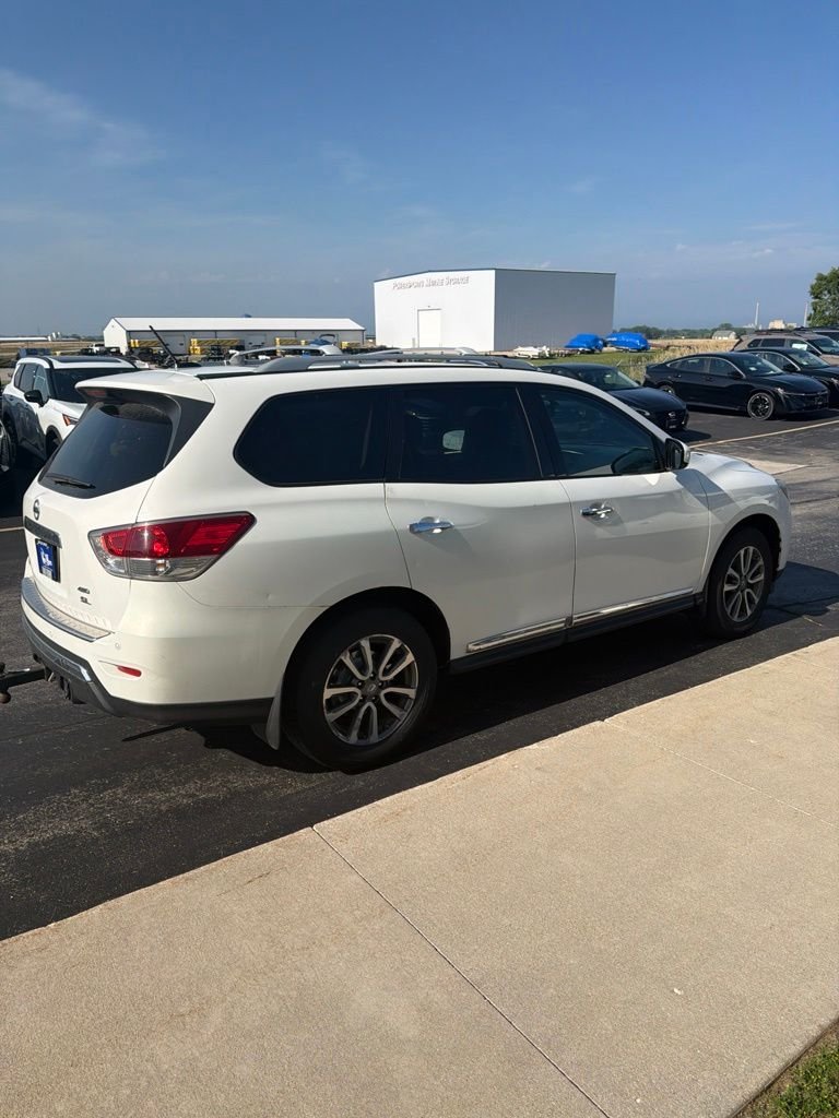 Used 2013 Moonlight White Nissan SL image 3