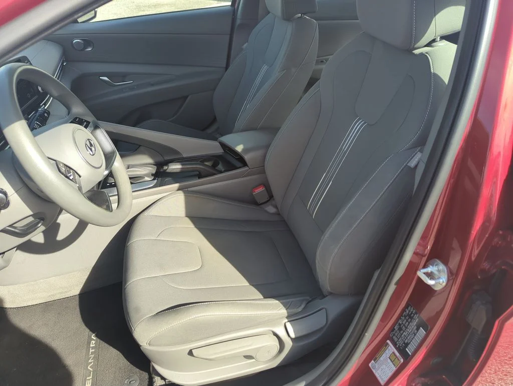 Used 2023 Red Hyundai SEL image 12