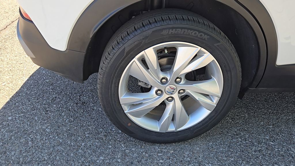 Used 2024 Summit White Buick Preferred image 38