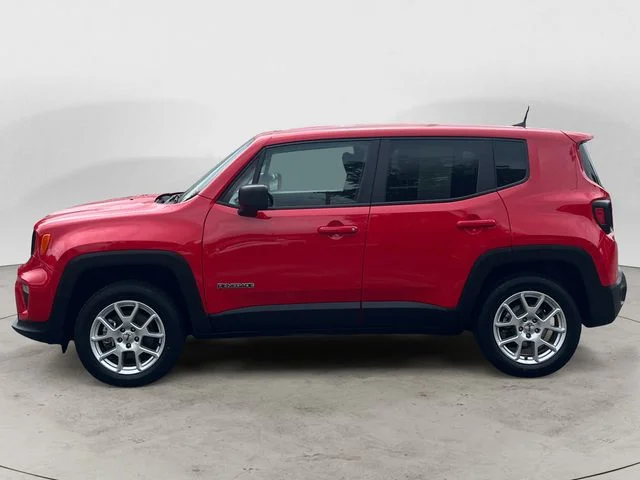 Used 2023 Red Jeep Latitude image 2
