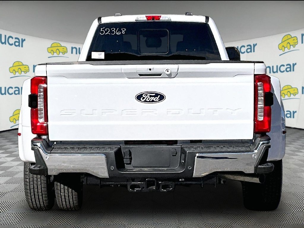 New 2027 Oxford White Ford Lariat image 5