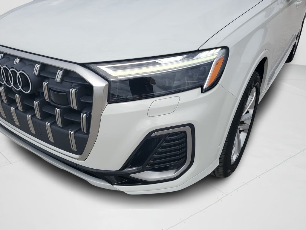 Used 2025  Audi 55 Premium Plus image 26