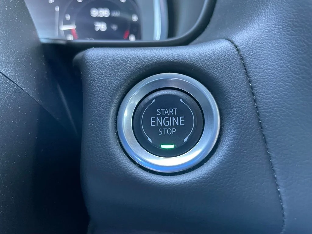 Used 2024 White GMC SLE image 39