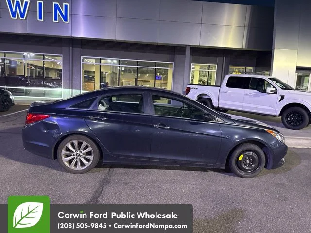 Used 2011 Blue Hyundai SE image 2
