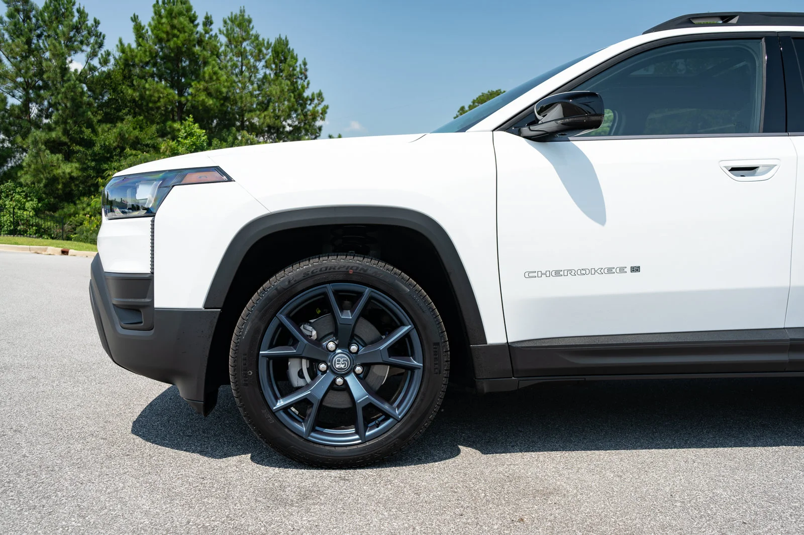 New 2026 Bright White Clear-Coat Exterior Paint Jeep  image 4