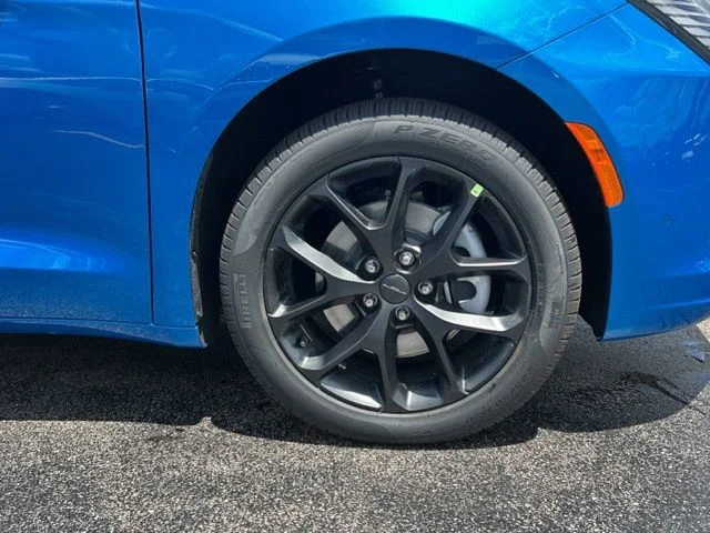 New 2027 Blue Pearl Chrysler Limited image 15