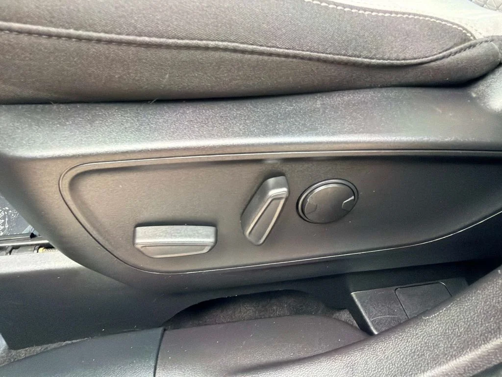 Used 2023 Red Ford Active image 20