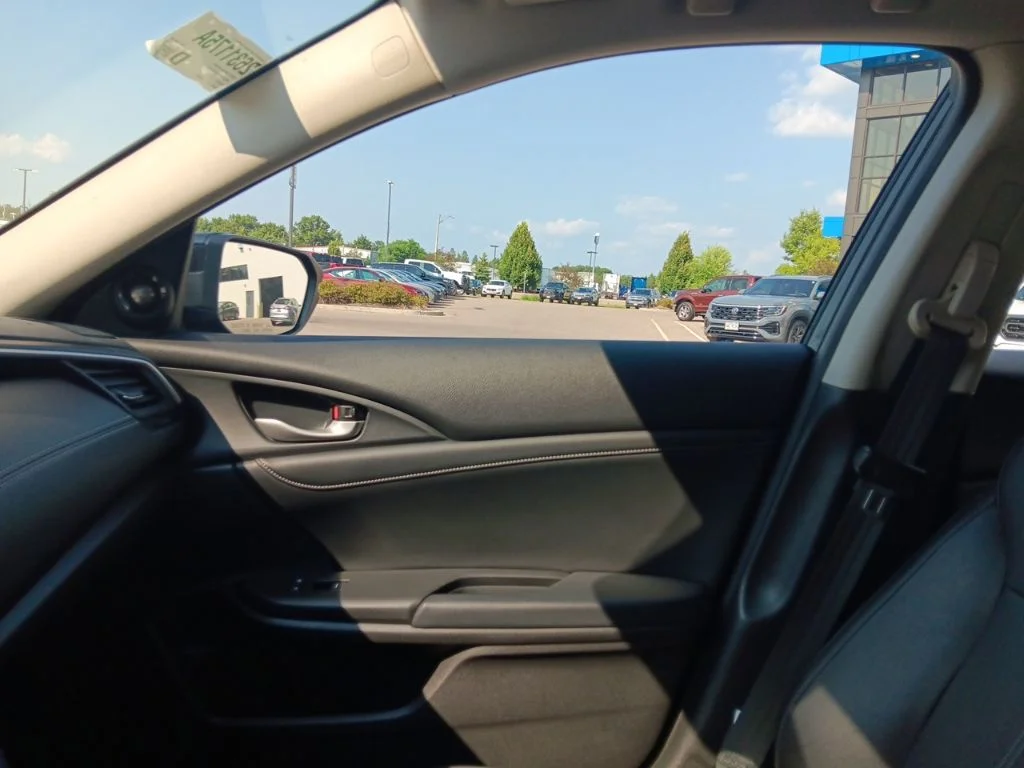 Used 2020 Black Honda Touring image 26
