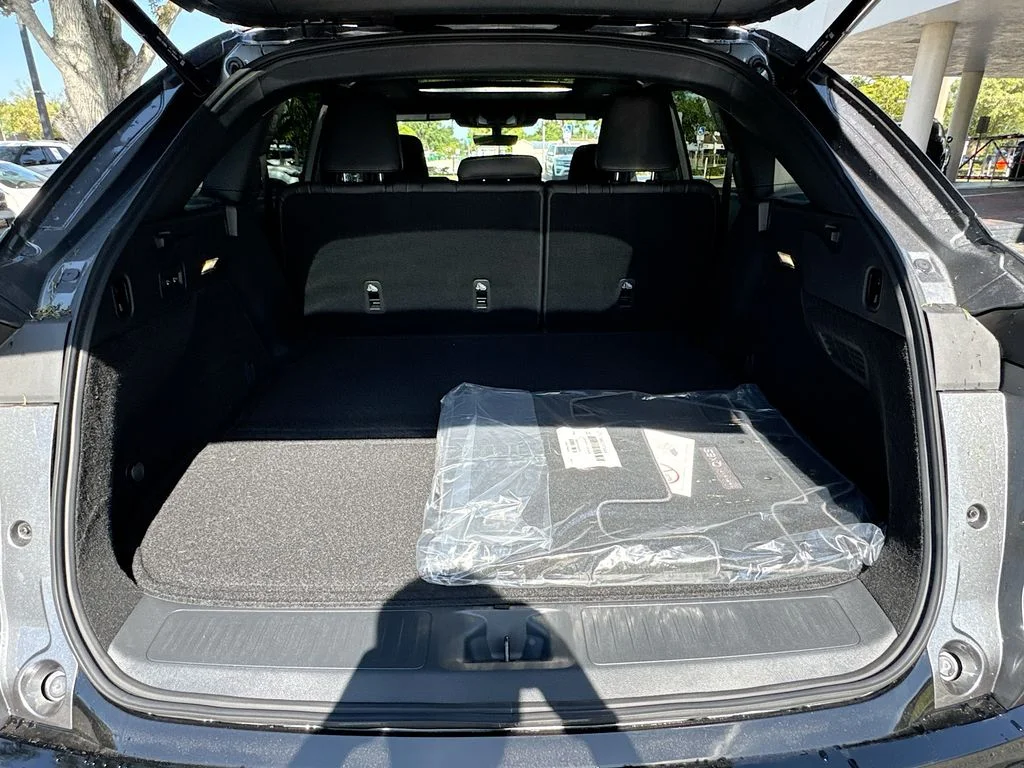 New 2027 GRAPHITE SHADOW INFINITI Luxe AWD image 27