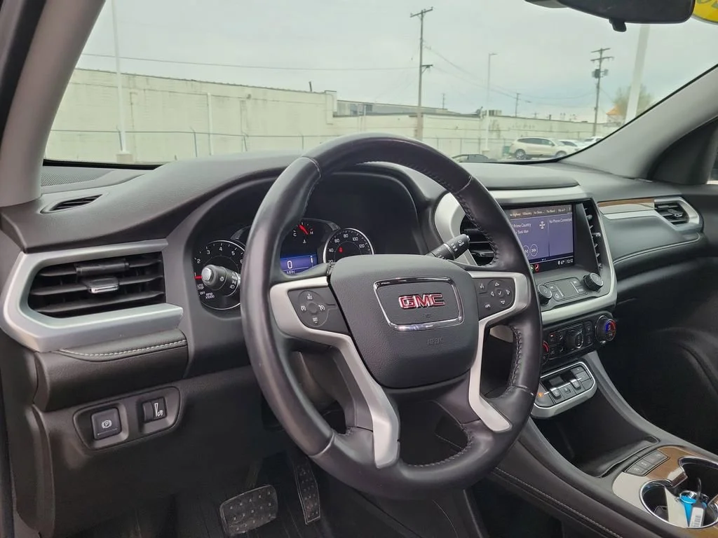Used 2020 Carbon Black Metallic GMC SLE image 22