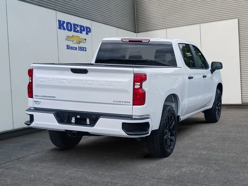 New 2026 Summit White Chevrolet Custom image 5