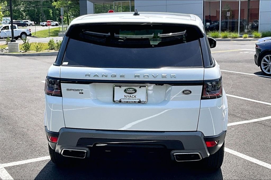 Certified Used 2022 Fuji White Land Rover SE image 4
