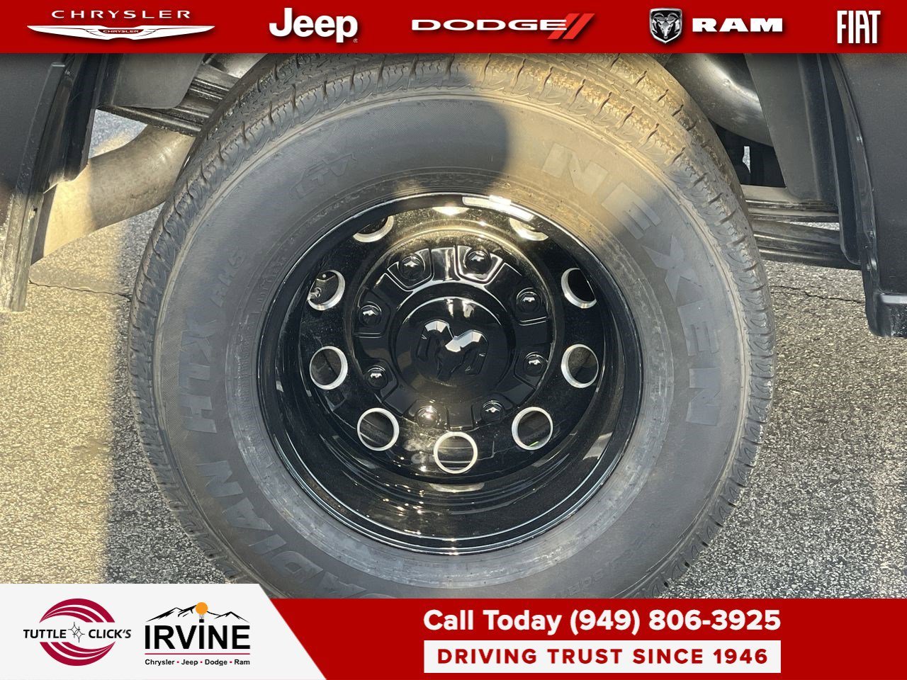 New 2026 Granite Crystal Metallic Clear-Coat Exterior Paint RAM Laramie image 11