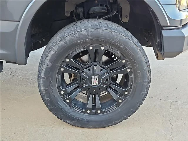 Used 2016 Lithium Gray Ford XLT 4x4 SuperCrew Cab Styleside 5.5 ft. box 145 in image 4