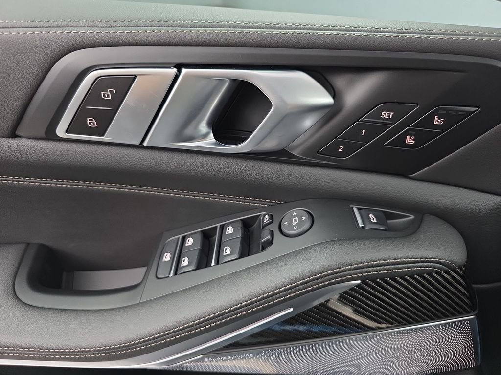 New 2026 Black Sapphire Metallic BMW M60i image 27