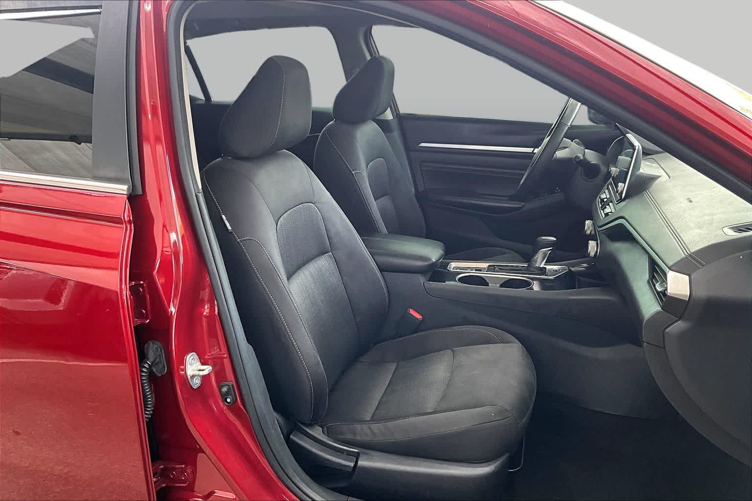 Used 2022 Scarlet Ember Tintcoat Nissan 2.5 SV image 16
