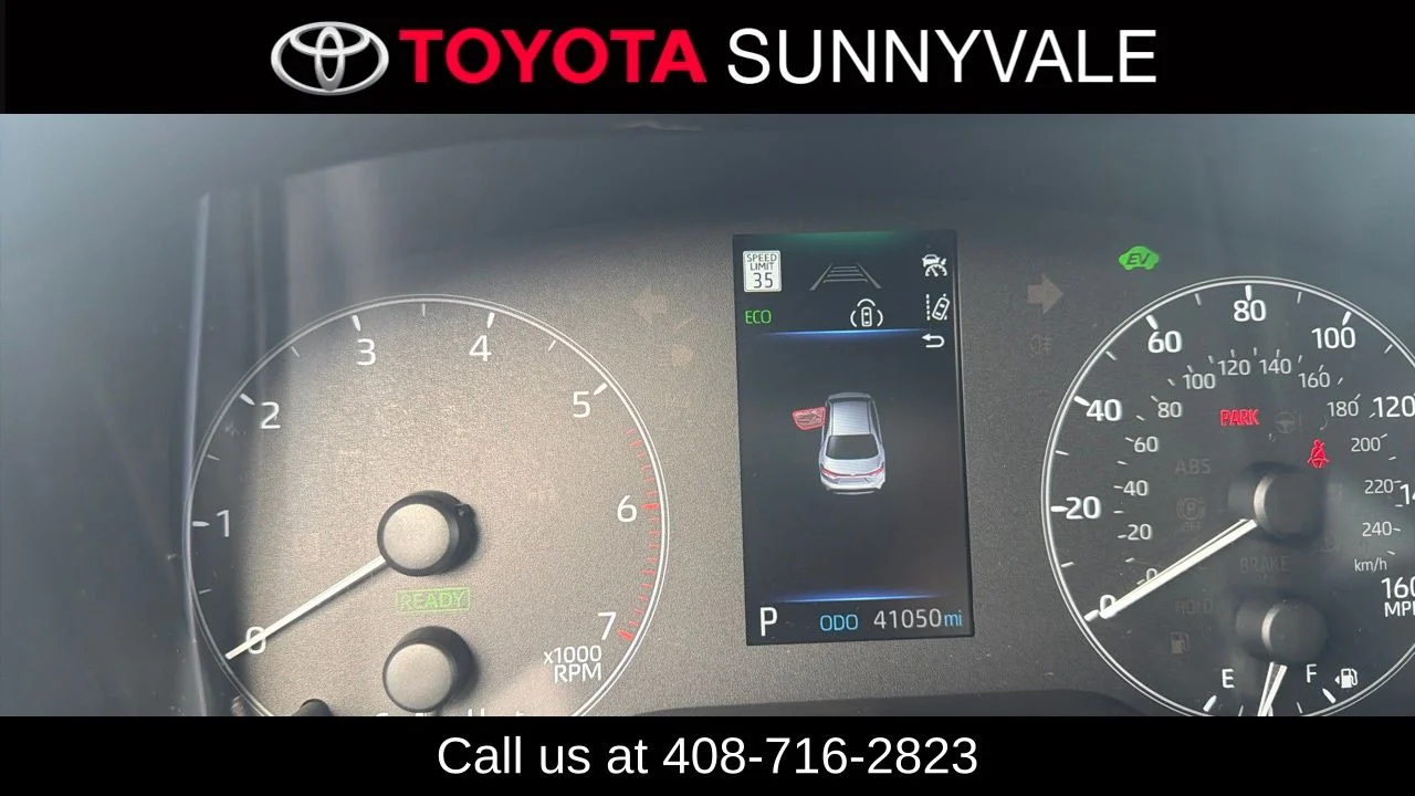 Certified Used 2025  Toyota SE image 3