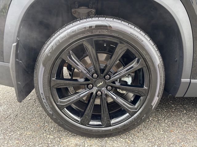 Used 2024 Midnight Black Toyota XLE image 27