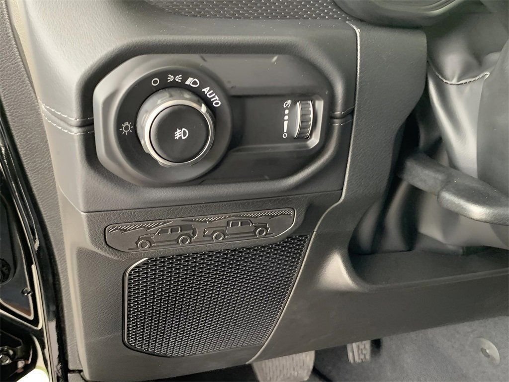 2025 Jeep Wrangler 4-Door Rubicon - Photo 25
