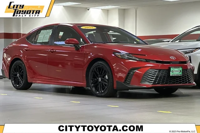 2025 Toyota Camry SE