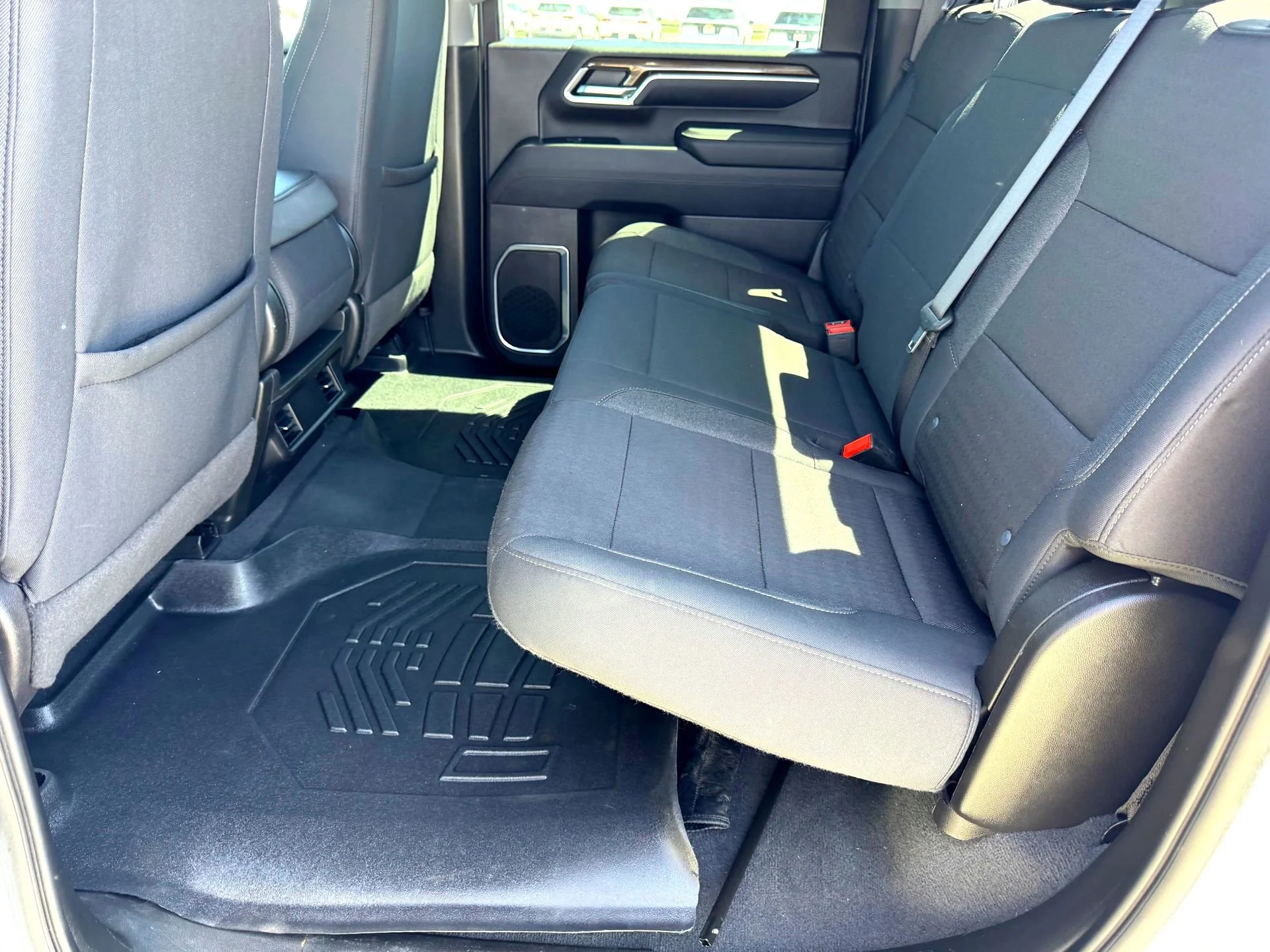 Used 2024 Summit White Chevrolet LT image 17