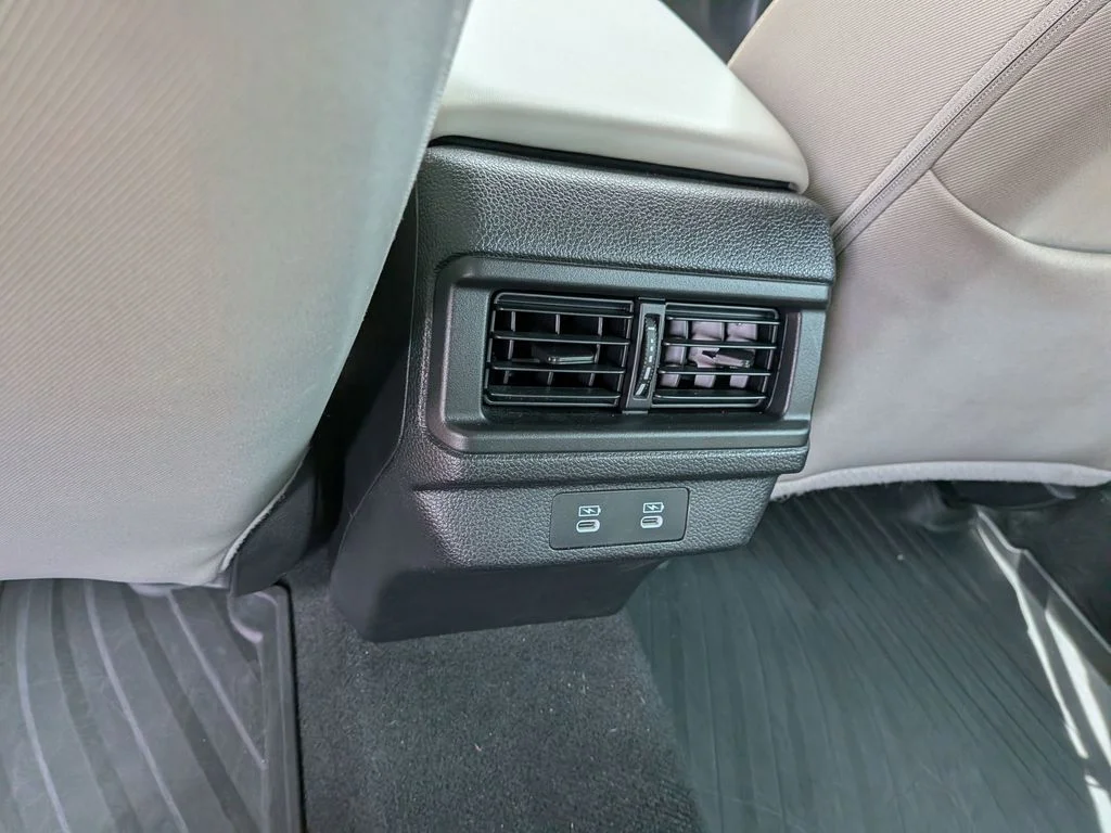 Used 2025 Red Honda SE image 34