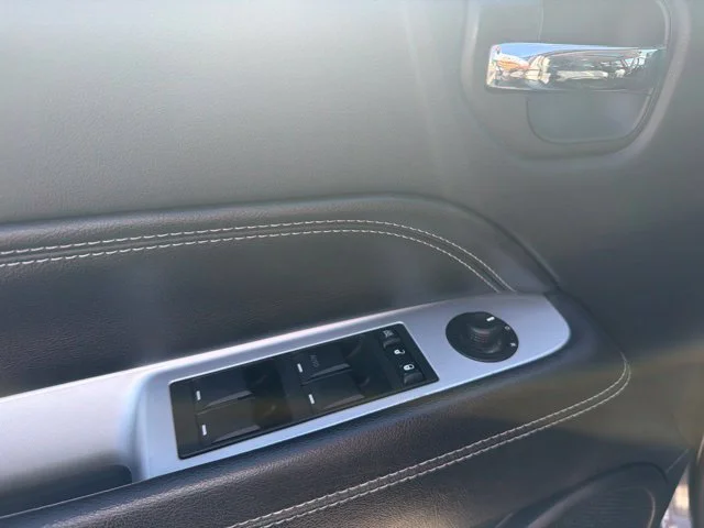Used 2017 Gray Jeep Latitude image 14