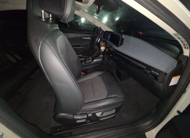 Used 2024 Glacier Kia Light image 10