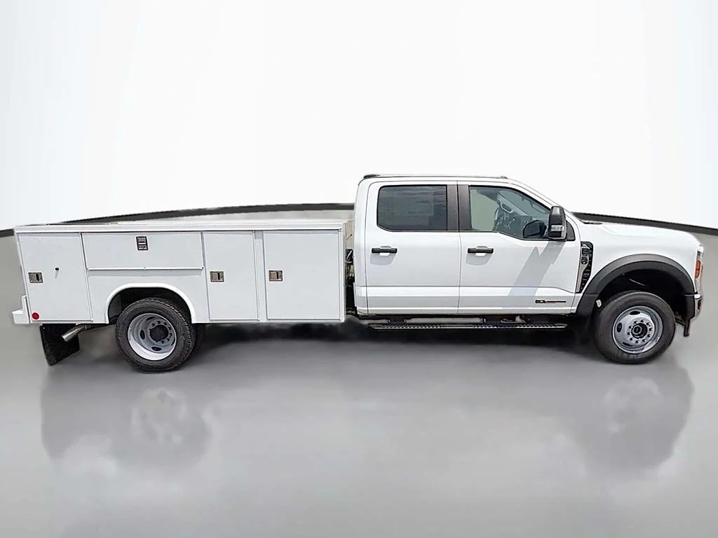 New 2026 Oxford White Ford F-550® XL image 11