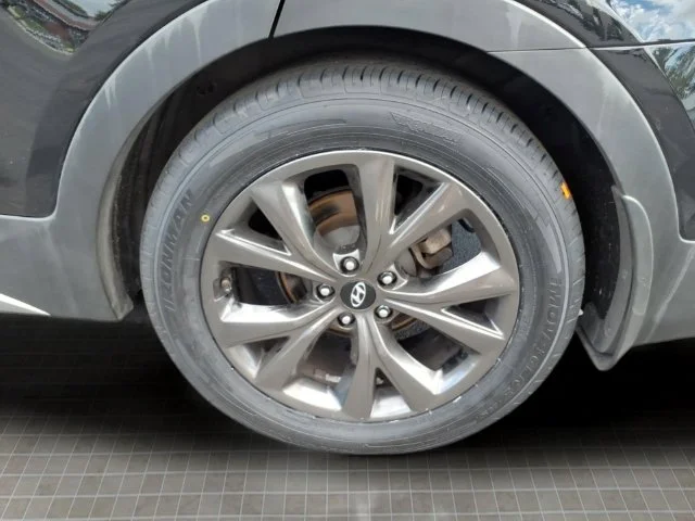 Used 2017 Black Hyundai 2.0T Ultimate image 9