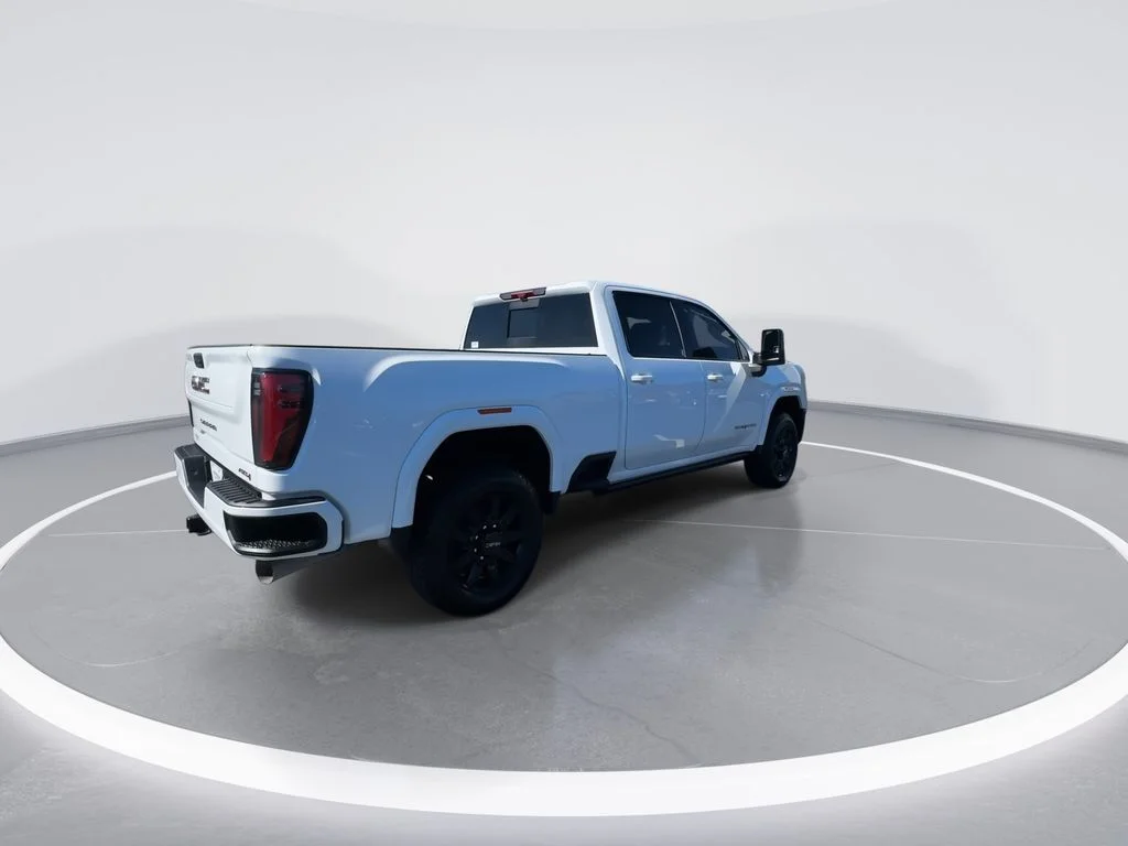 Used 2024 White GMC AT4 image 8