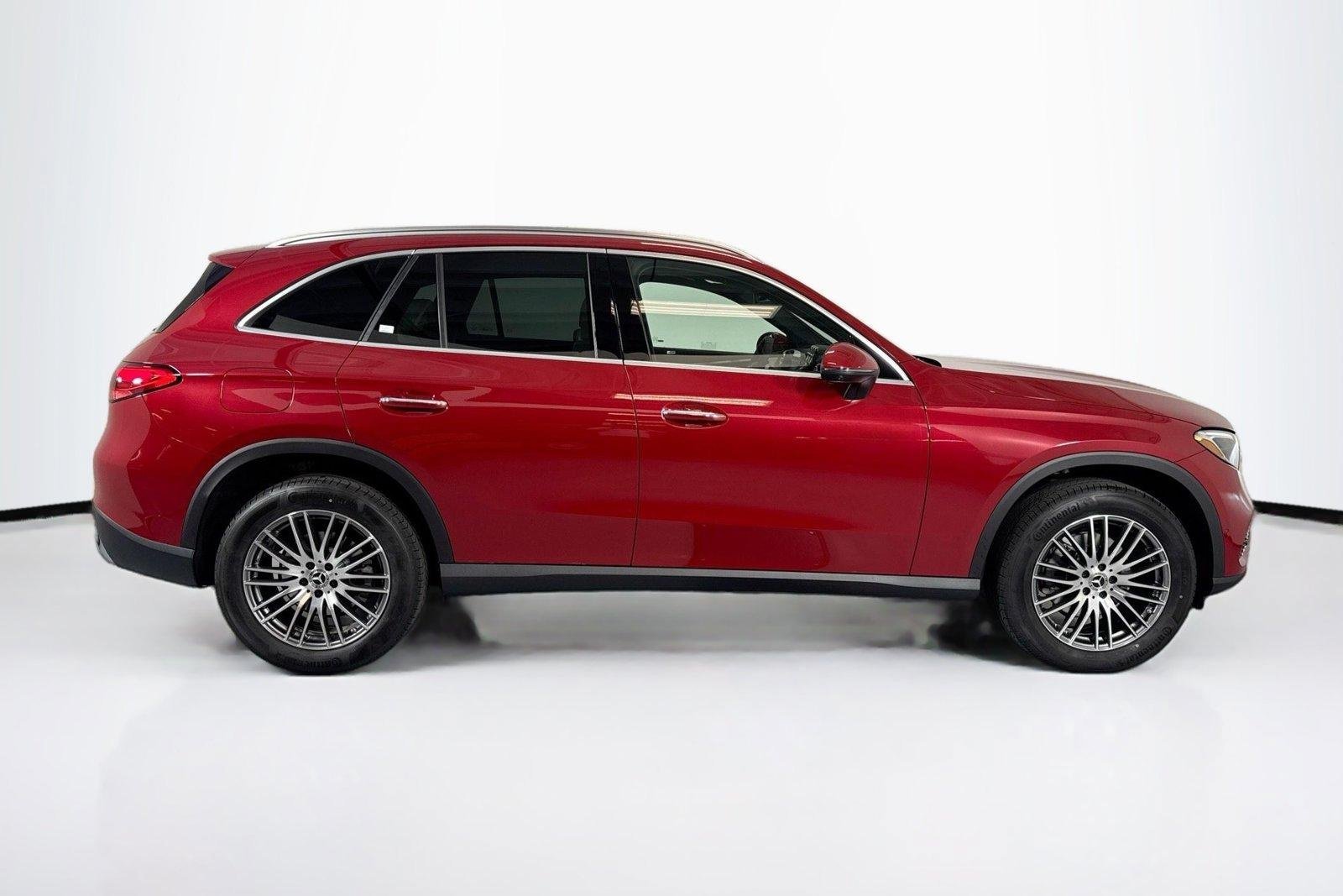 New 2026 Manufaktur Patagonia Red Metallic Mercedes-Benz GLC 300 image 4
