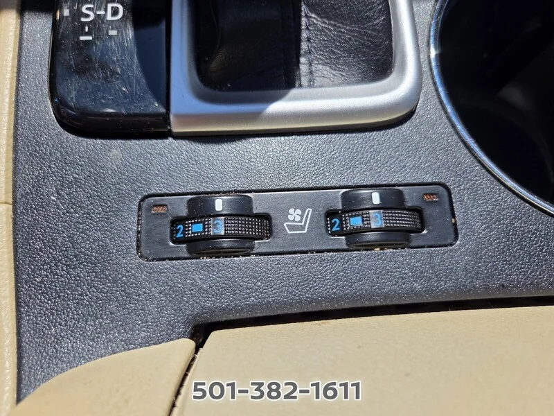 Used 2019 Blizzard Pearl TOYOTA LIMITED V6 FWD image 33