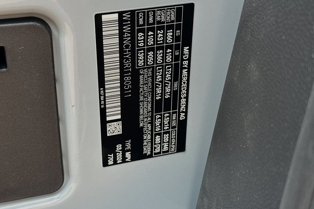 Used 2024  Mercedes-Benz Cargo 170 WB image 26
