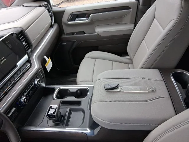 2026 GMC Sierra 1500 SLT - Photo 11